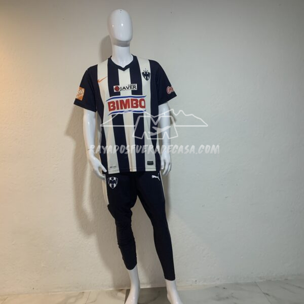 Jersey local temporada 2010-11 versión aficionado