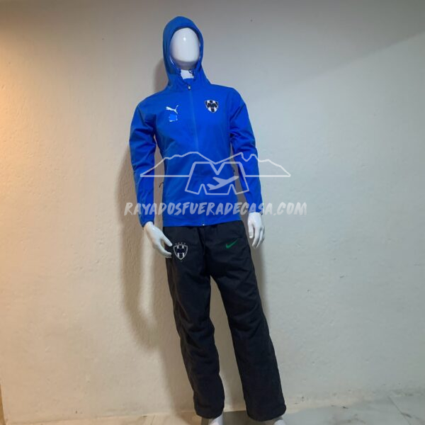 Jacket Raincell temporada 24-25 utilería