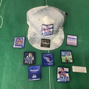 Gorra Gris Rayados con 7 parches intercambiables ajustable unitalla