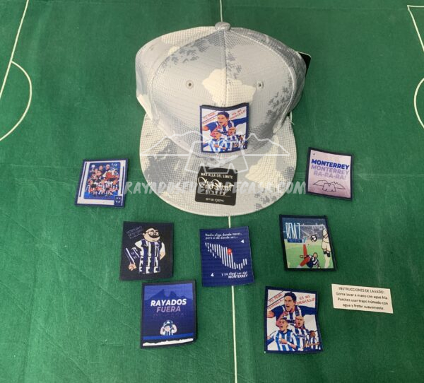 Gorra Gris Rayados con 7 parches intercambiables ajustable unitalla