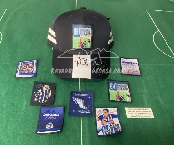 Gorra Rayados azul con lineas blancas con 7 parches intercambiables ajustable unitalla firmada