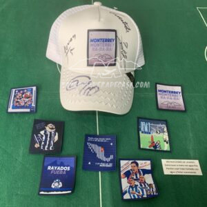Gorra blanca Rayados con 7 parches intercambiables ajustable unitalla firmada