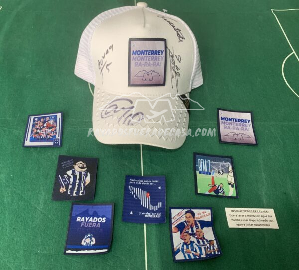 Gorra blanca Rayados con 7 parches intercambiables ajustable unitalla firmada