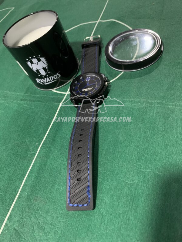 Reloj deportivo Rayados color negro