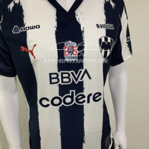 Jersey local temporada 25-26 utilería homenaje ETERNO SUAZO 26
