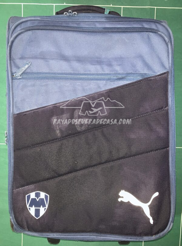 Maleta de viaje (no vendida en tienda) utilería.