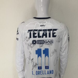 Jersey visita temporada 25-26 versión jugador firmada por plantilla de la temporada.