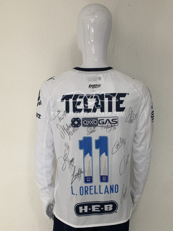 Jersey visita temporada 25-26 versión jugador firmada por plantilla de la temporada.