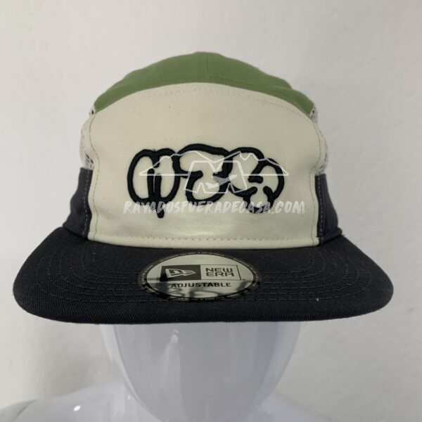 Gorra Rayados Grafiti de broche ajustable unitalla